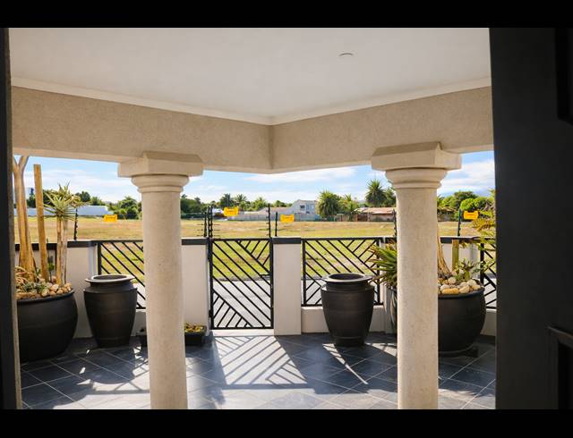 4 BEDROOM HOUSE FOR SALE IN FLAMINGO VLEI